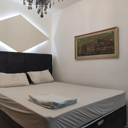 Nela Lux Lejlighed *